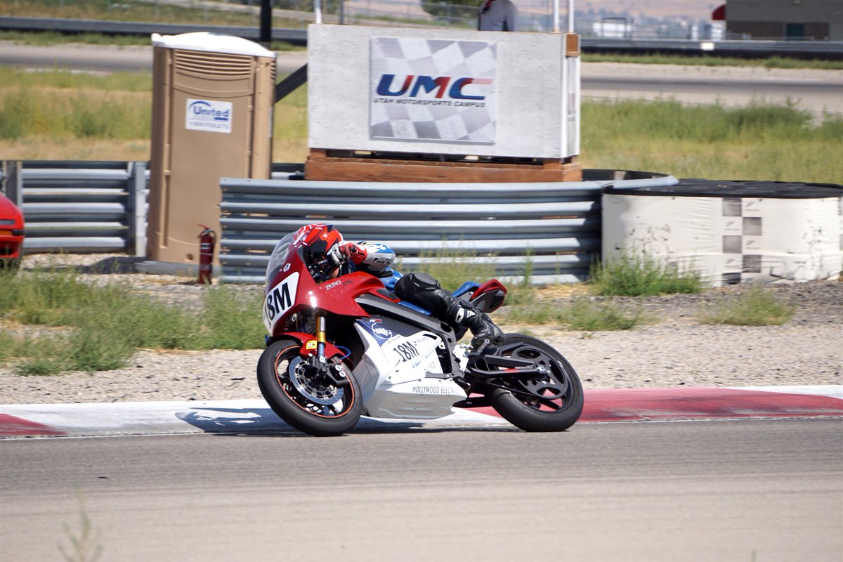 HWoodElectrics's tweet photo. Congrats to all the hard charging Electric #Motorcycle Racers in #AHRMA's #eMotoRacing at @UtahMotorsports' #BonnevilleVintageGP Weekend! https://t.co/TBg6dzbMLP
