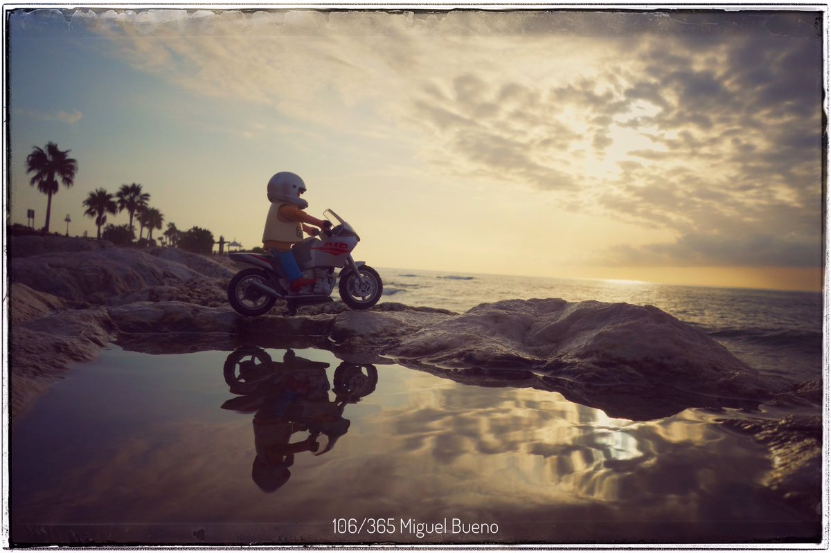 Miguel_BuenoL's tweet image. Reflejo. Seguimos con la completando la colección de 365 fotos! #clicke #playmobil @caja_clicks @playmobil #project365