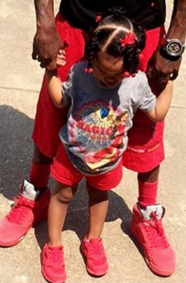 KMukes's tweet photo. 😂😂 I got some strong genes.. #TeamRedBone #THATSALLME 😍💋💅🏽 https://t.co/kRQ6LPpKCI