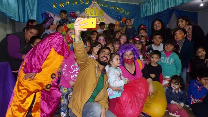 EquipCaceresHCD's tweet photo. "Despertando a una generación, nos empoderamos para ser transformadores". 👧👨

#MesDelNiño
#MalvinasArgentinas  #LucasCaceresConcejal2017 https://t.co/PGFrGrxXbo