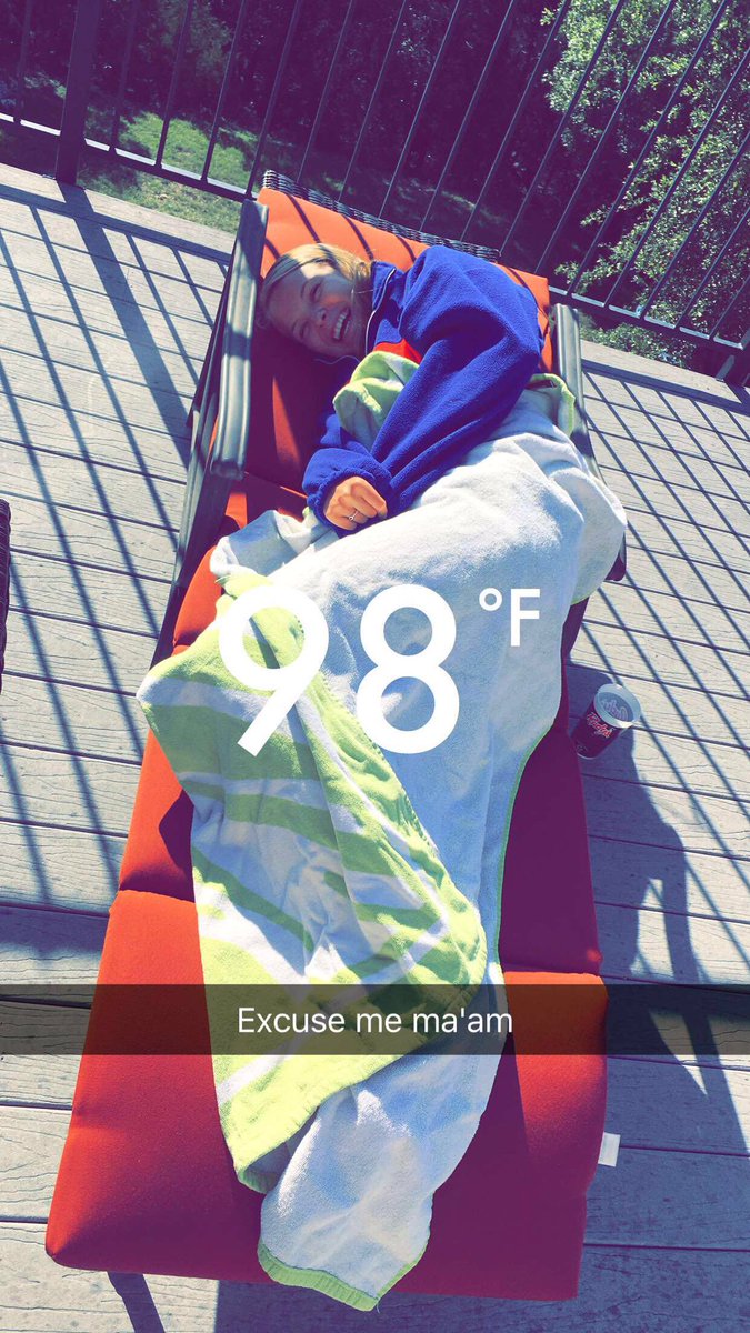 carly_turner7's tweet photo. BIG day!!! Jeb turns the BIG 20!! Love youuuu BIG girl❤️❤️❤️ https://t.co/ptvOWe0xLK