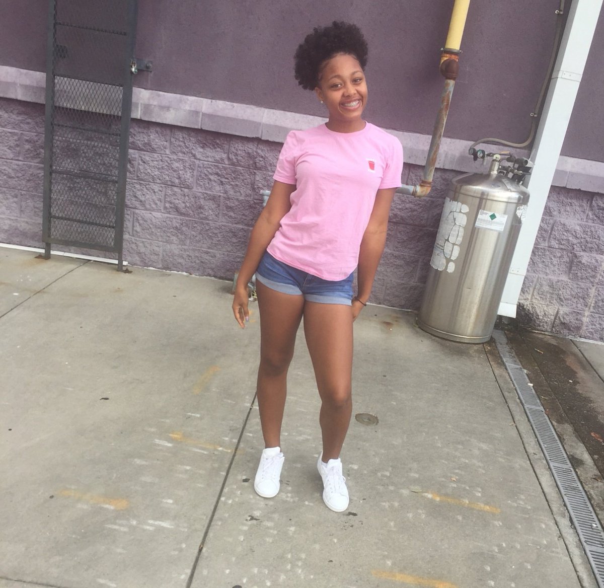 tylahmonet's tweet photo. Don't forget to SMILE 🖤 https://t.co/7iashmaQBm