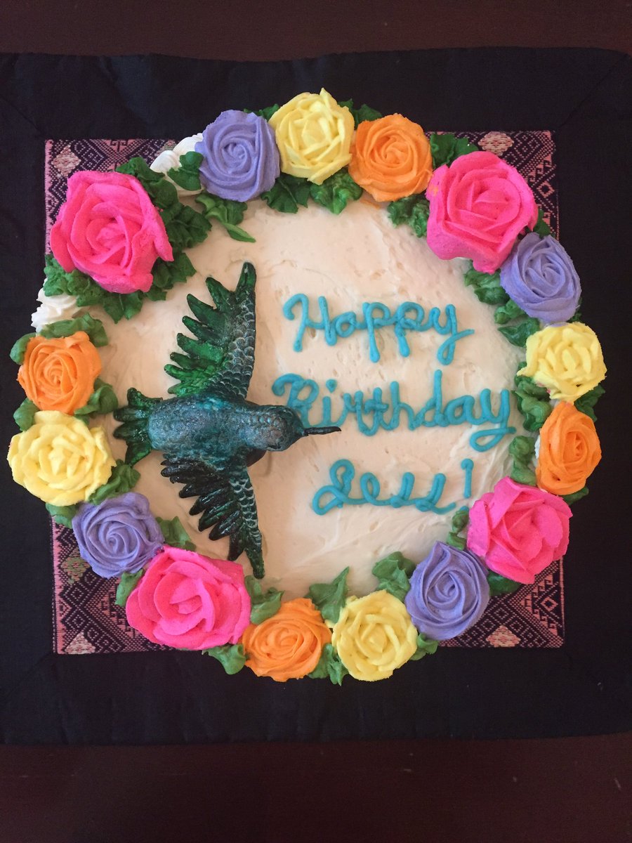 Bakeddwithlove's tweet photo. #baking #hummingbird #flowers #cake #bakeddwithlove https://t.co/n5Jl3KbcOw