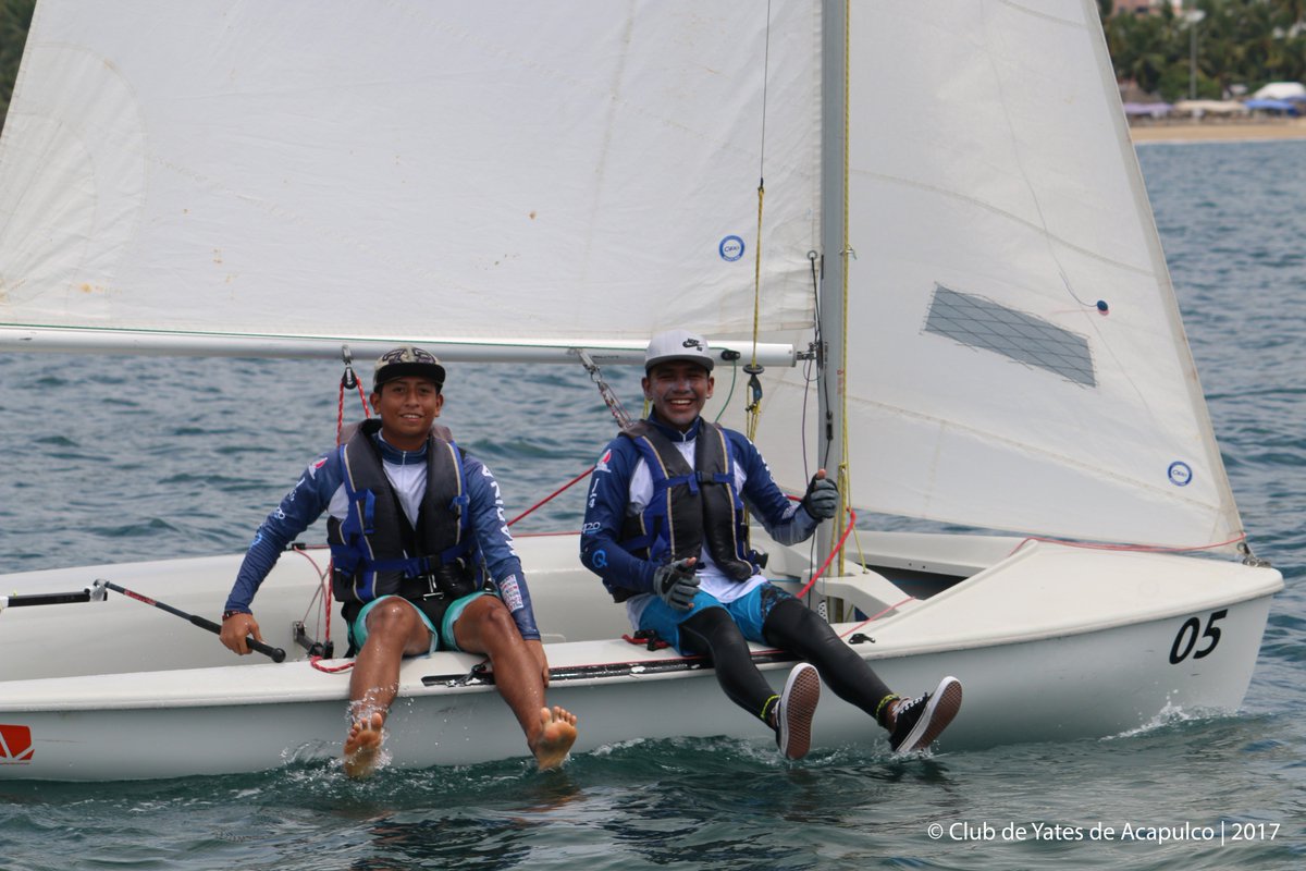 cyacapulco's tweet image. Segundo día de la Copa "Almirante Diego Mujica Naranjo": Las clases #optimist, #láser y #C420 corrieron tres regatas con muy buen viento.