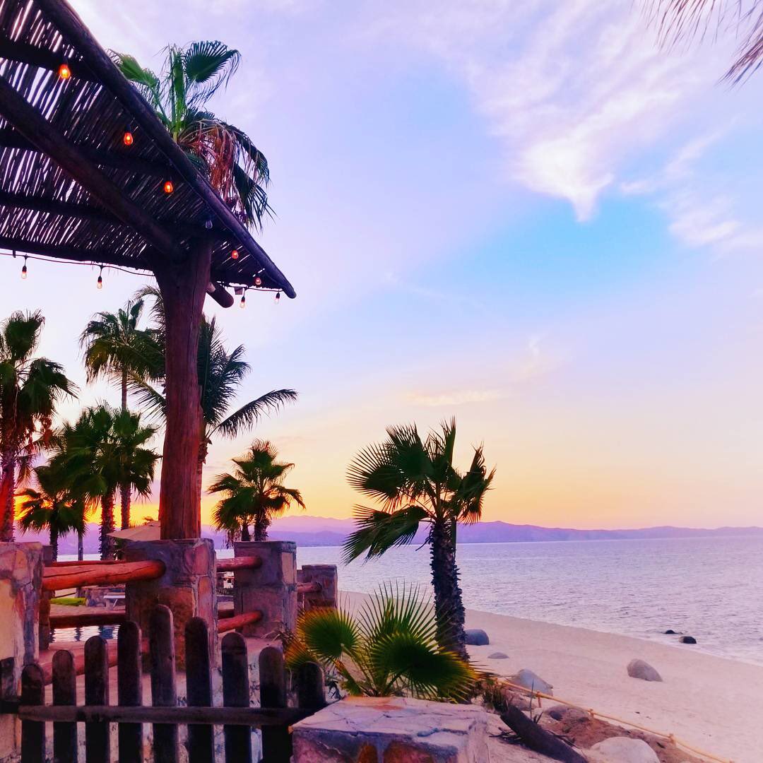 grownupgetaway's tweet photo. #BajaCalifornia is a fave place of ours &amp; this pic from @rancholeonero resort 45 mins from Cabo says it all! #grownupgetaway #mexico #sunset https://t.co/ScgNXs0VYy