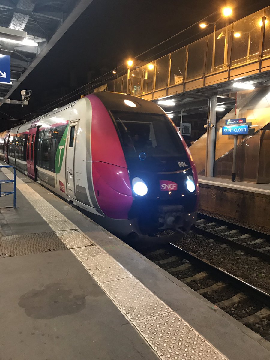 EQUIPE2STCLOUD's tweet photo. Tchou Tchou! Des tests sont effectués en gare de Saint Cloud pour le passage de la très attendue NAT #monsecteurdesaintcloud 🚄🚆🚦 https://t.co/F7tEKCoYUU