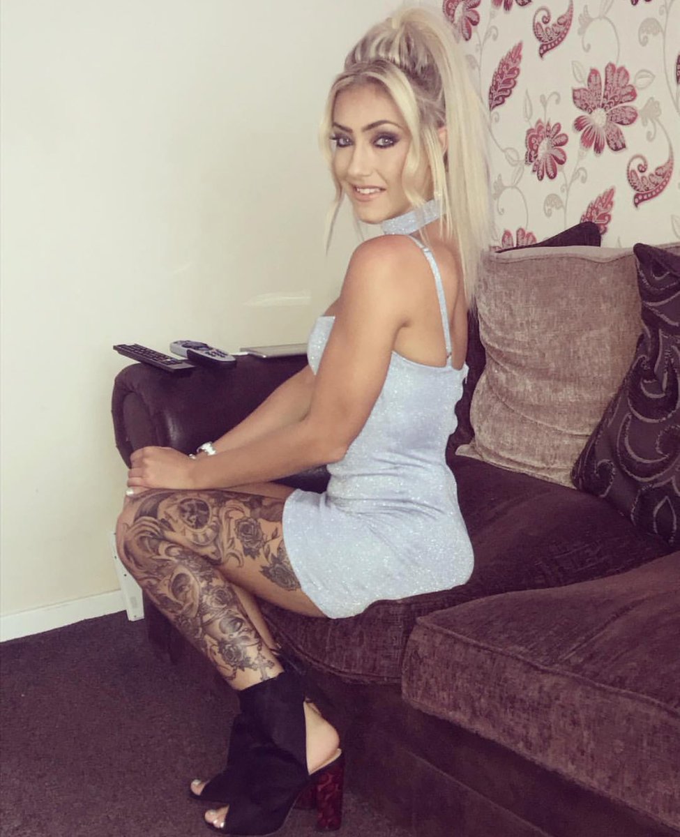 Your Mistress 😈 tweet media