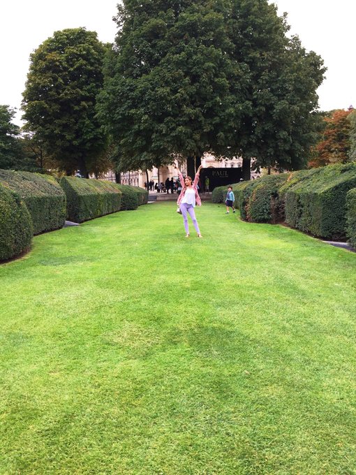 I need sunshine and rainbows like this day in Paris 💘💘 https://t.co/xXC6kt8Cg8<a href="/tag/girlgirl"class="tags"><span>#girlgirl</span></a>