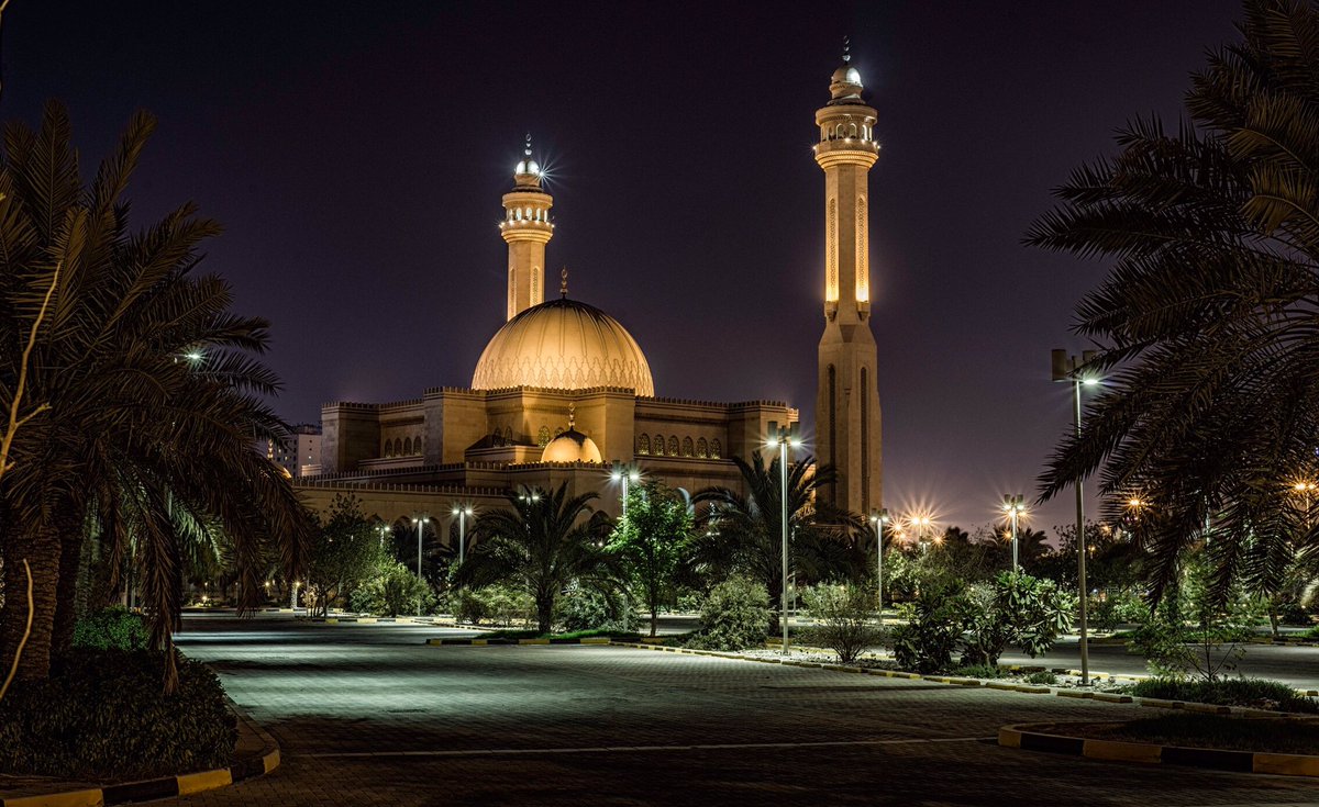 clicksbymike's tweet image. Bahrain Grand Mosque #bahrain #Mosque #night #light #nikon #art #beauty #city #manama #juffair #nikon #travel #PhotoOfTheNight