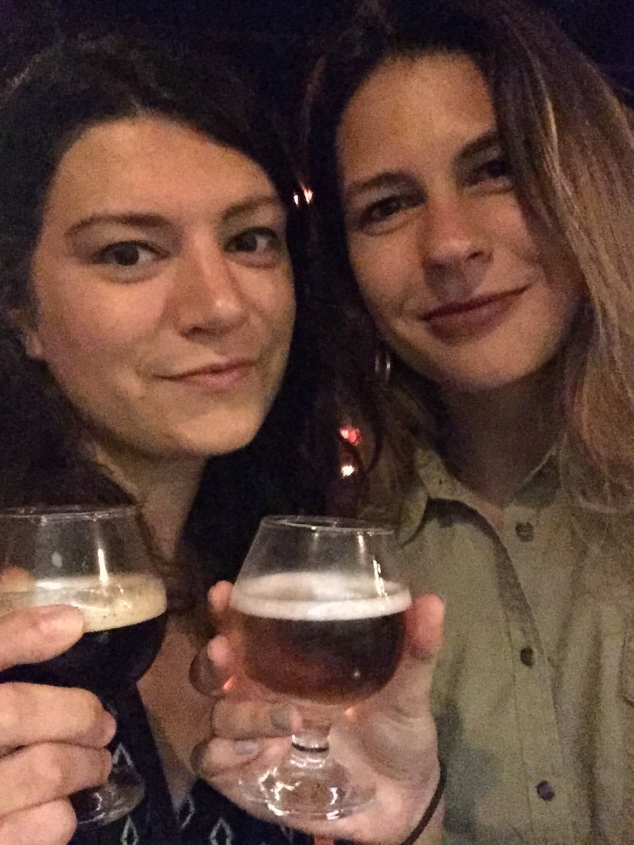 alibranscombe's tweet photo. Having so much fun at @caveatnyc! Paintings vs Dinosaurs tonight and I cannot decide! #sciencedebates https://t.co/H9Ggbkkr3P