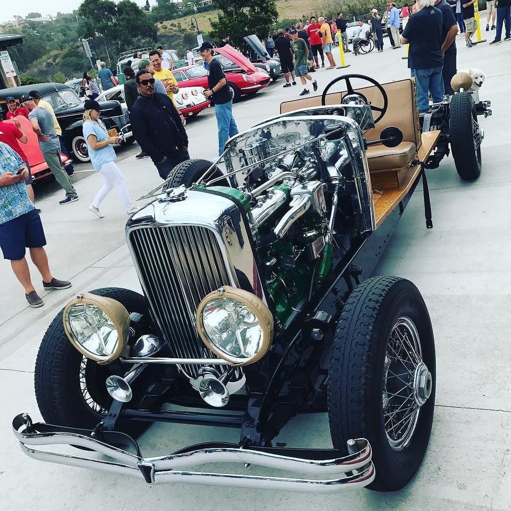 fireballtim's tweet image. Jay Leno brought in his Duesenburg to today&apos;s Malibu car show... naked. Um, I mean the car of course! Watch #Fireb… ift.tt/2vDAVDy