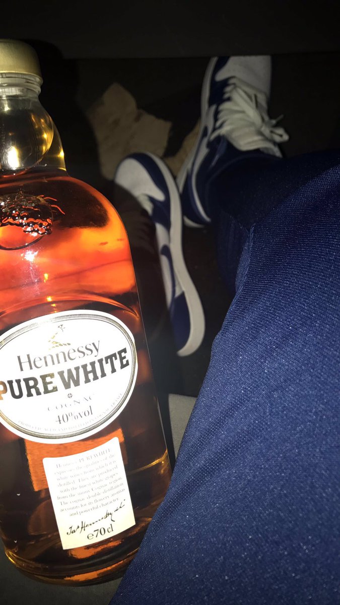 _oski978's tweet photo. Left my plug house he said "wait I got something for you now kicks rocks" #shoutouttttt https://t.co/YJRMp5dVuF