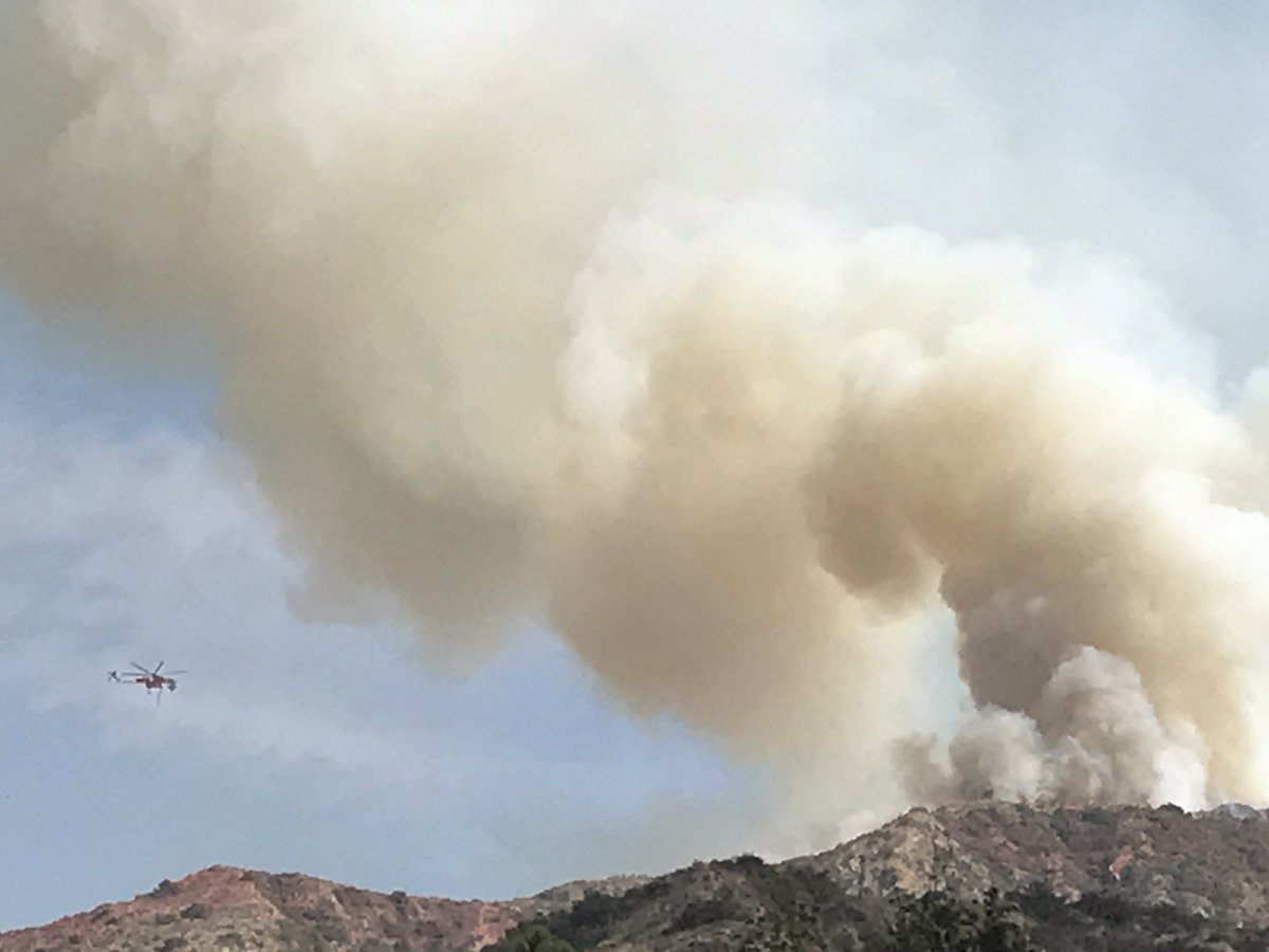 tracyrepchuk's tweet photo. #bubank #BurbankFire yeah 15% contained. Over 1000 firefighters. Largest in la history. All day water drops helped https://t.co/a0OJov68My