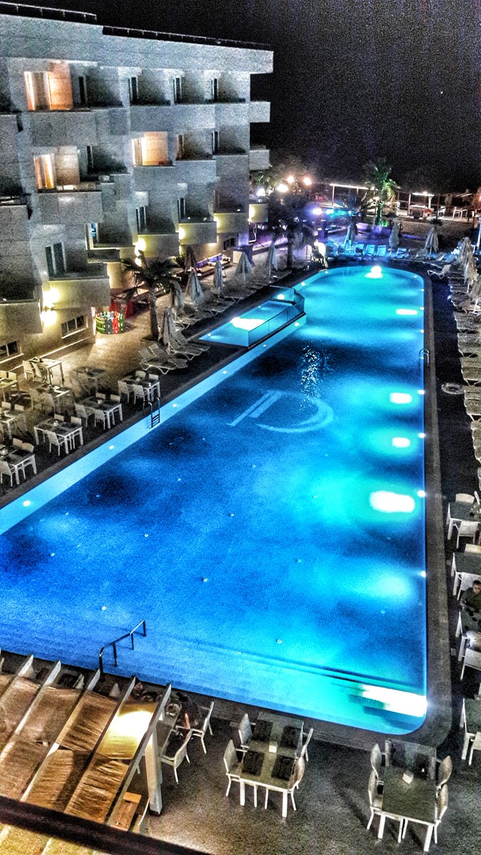 Dyg_km's tweet photo. Şuraları bir kurcalasanıza ya zaaflarına verecek bir gece bile kalmamış mı? https://t.co/1wgAYLofPA