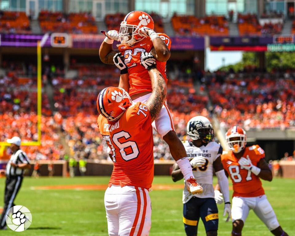 TMoney_8's tweet photo. He gone! #FullerTime 💪🏻💪🏻 https://t.co/wUCvZg5TjJ