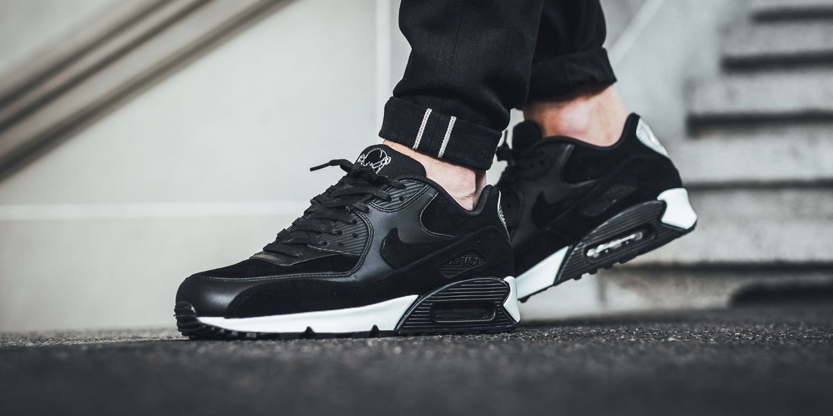titoloshop's tweet photo. RELEASE ⚫️💀 NIKE Air Max 90 Premium #RebelSkull
MON 4th SEP 🔺 9AM CET
➡️ https://t.co/UxMjNUBtSp https://t.co/1H5ARNdtjc