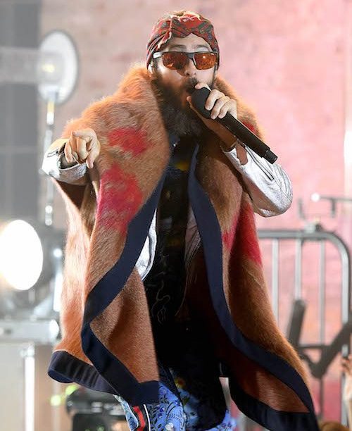 LGBTcuty's tweet photo. Open Post: Hosted By Jared Leto Performing While Wearing That #CelebNews #CelebEnt #gossip #showbiz - https://t.co/YJcJZHLoBl https://t.co/K9kQ6REplQ