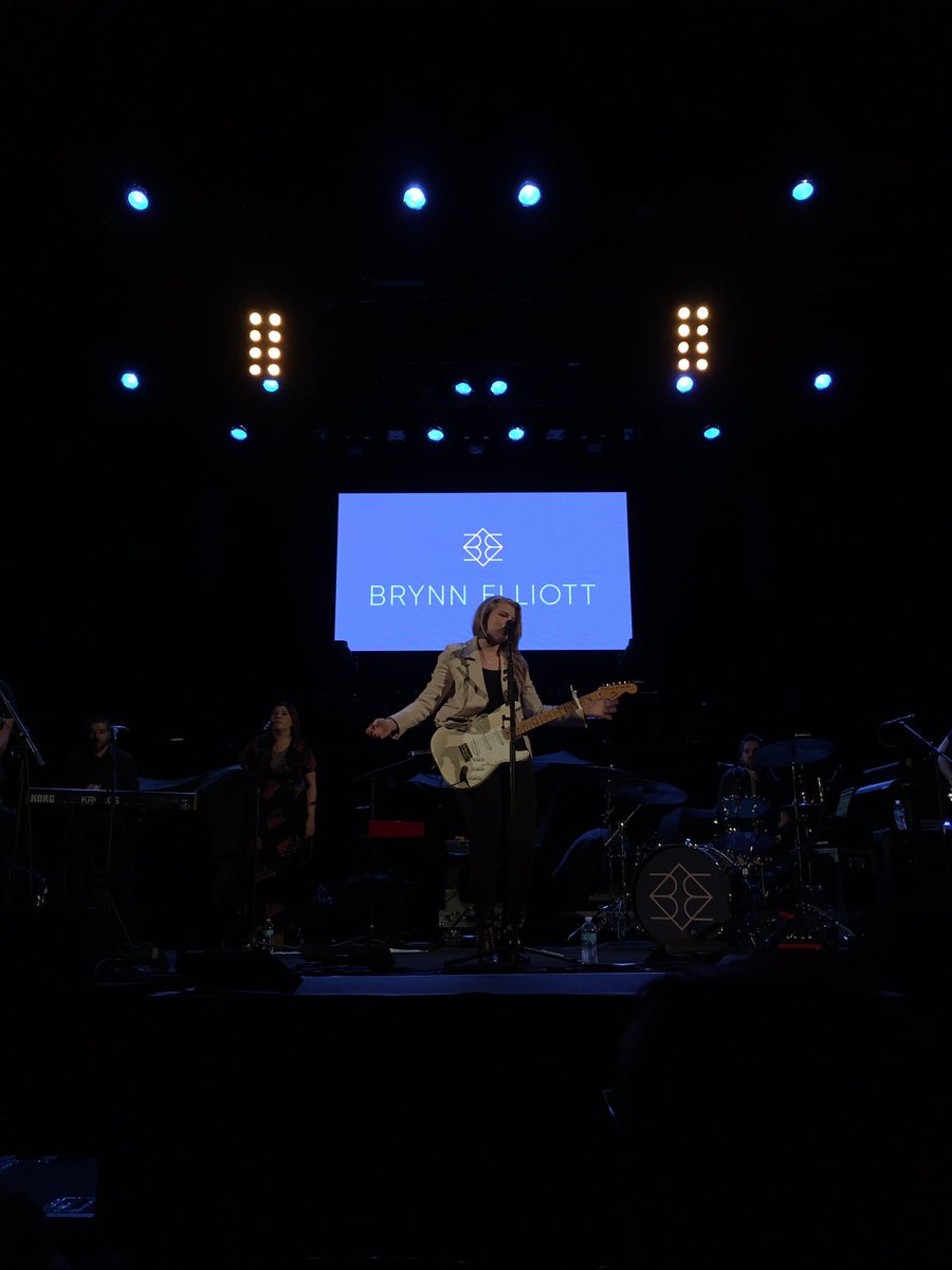 17krey's tweet photo. @Brynn_Music Every show I love her more! Amazing voice #youmightnotlikeme https://t.co/YVZZGESGpd