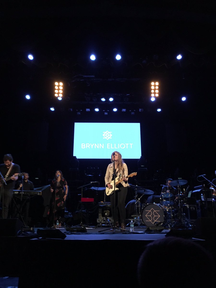 17krey's tweet photo. @Brynn_Music Every show I love her more! Amazing voice #youmightnotlikeme https://t.co/YVZZGESGpd