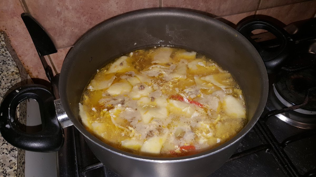 mami_faby's tweet photo. #Dia2 empezó la cocina para dos, espero que le guste las #Pancutritas de su madre
#Regaloneando #Cocinando https://t.co/AyzM3ZD9Uy