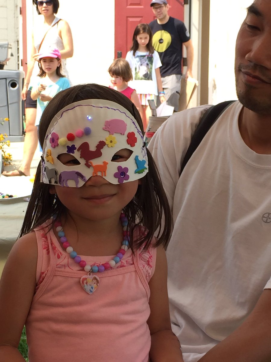 CorinneTakara's tweet photo. Creative makers at @Sjmakerfaire braved the heat and designed light up paper masks at @AlumRockEF booth. https://t.co/yWyPrPh5ma