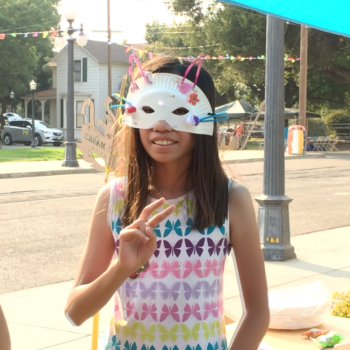 CorinneTakara's tweet photo. Creative makers at @Sjmakerfaire braved the heat and designed light up paper masks at @AlumRockEF booth. https://t.co/yWyPrPh5ma