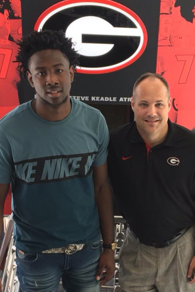NathanDominitz's tweet photo. Read @DennisKnightSMN story on #JohnsonHigh hoops star #Amanze "Slim" Ngumezi verbal commitment to @UGAAthletics https://t.co/DbxwzyJ8Kg https://t.co/Dp67FaRvUh