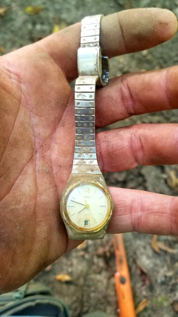 WolfDigs's tweet photo. Takes a licking, stopped it's ticking... #metaldetecting #antique #antiques #timex #watch #metaldetector https://t.co/txoL4VgQoi