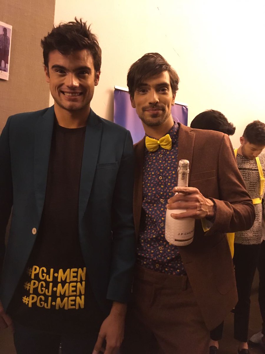eri_rumipulla's tweet photo. Designer Book 2017 💙#innovacion #Quito #designerbook #informamodels #fashionshow #Backstage https://t.co/EBR1MdMBYb