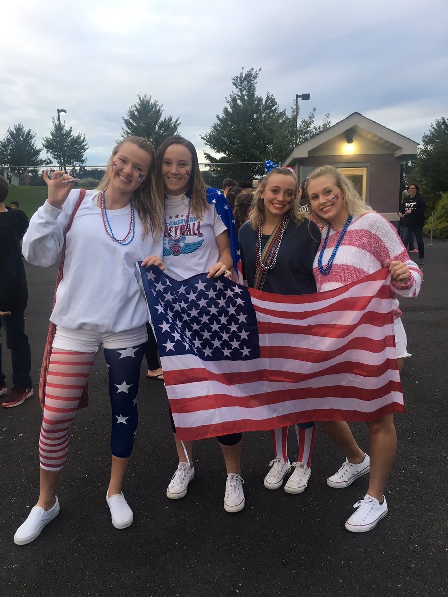WTFBPanthers's tweet photo. A BIG SHOUT OUT TO ALL OUR WTFB FANS! Thank you for supporting! #panthers17🐾 #number1fans #🔴⚪️🔵Thx for the photo @HSGameOn @CourierTimes https://t.co/7eRO2Vz5pm