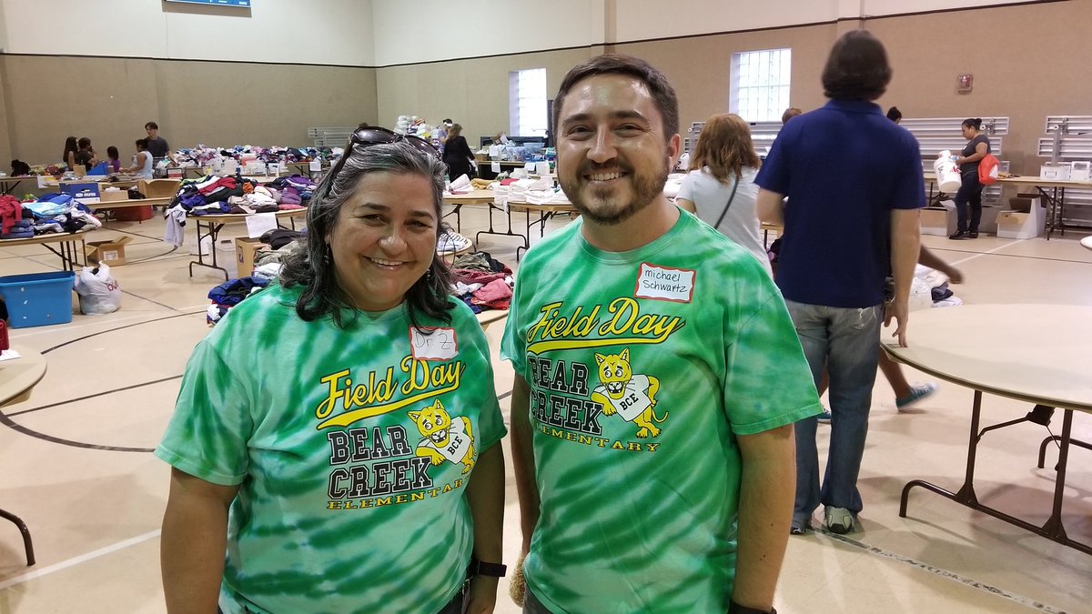 schwartz99's tweet photo. Volunteering to help those who lost homes to flooding in #Harvey... continued prayers to the Bear Creek area! #bearcreekstrong #bethelegacy https://t.co/78W2y4aI6N