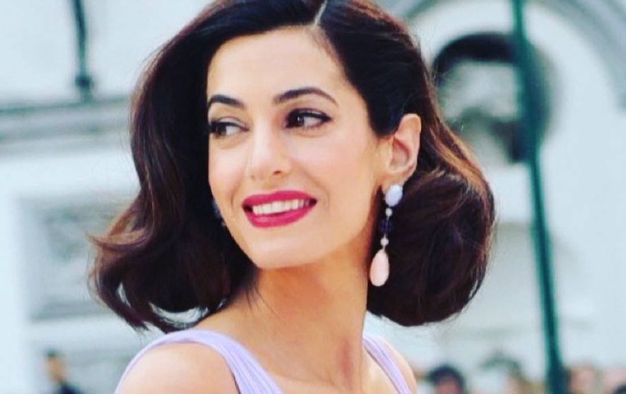 LGBTcuty's tweet photo. Amal Clooney Is Extremely Stylish In First Public Appearance Since Birth of Twins #CelebNews #CelebEnt ... - https://t.co/i9HgX44tuJ https://t.co/UQ9dHOPe0o