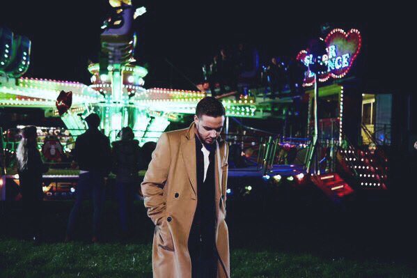 Rxckefeller's tweet photo. —; Even when the Night changes, I'm still thinking of you. https://t.co/xO0ylWJVx5