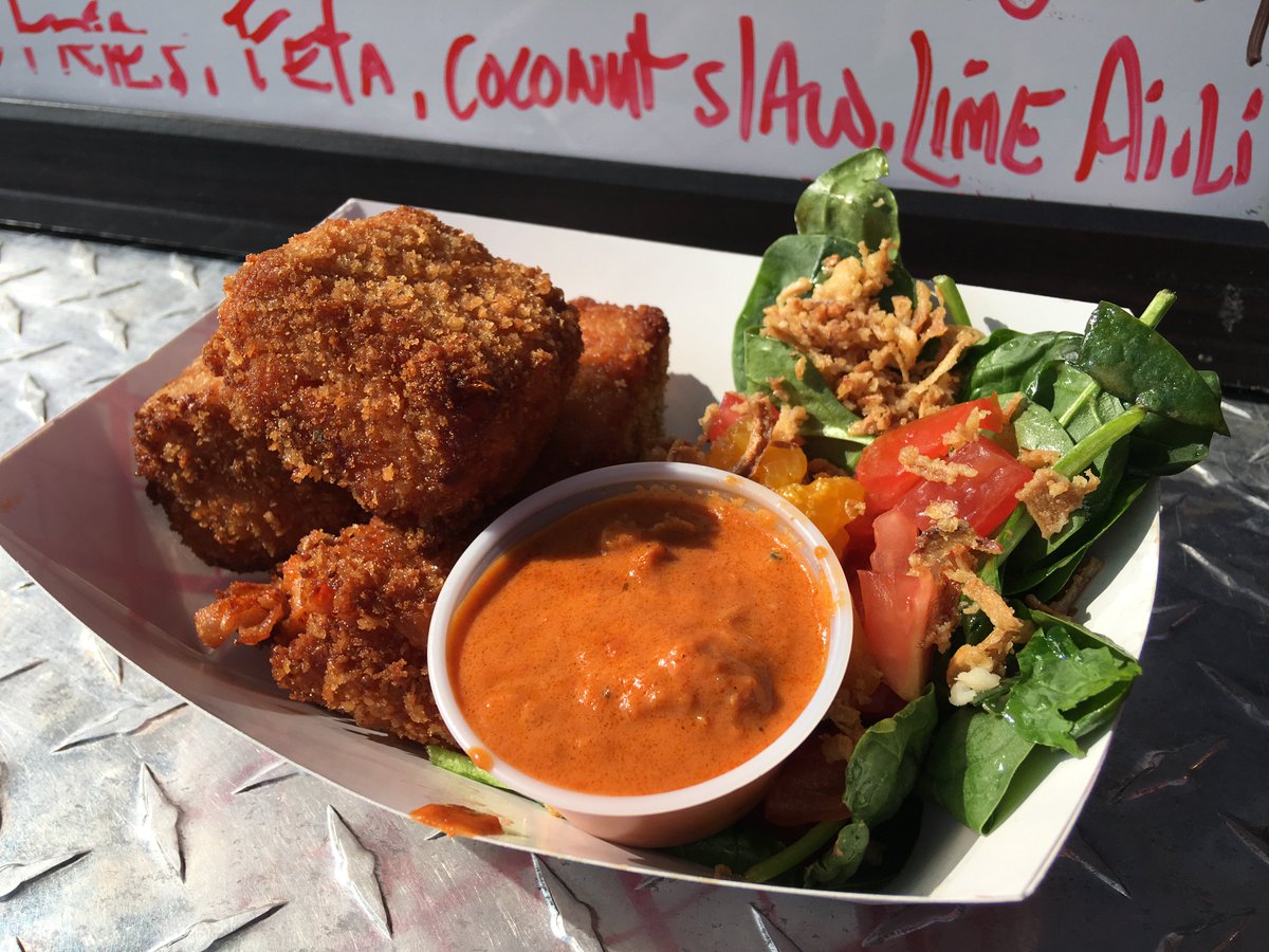 lettuce_meat's tweet photo. This year's CNE was a #foodie delight! https://t.co/WrdBxBufoT #toronto @Tdotsnaansense @BaconNationCA @fidelgastros @DelightBiteFood https://t.co/tNS04VXtal
