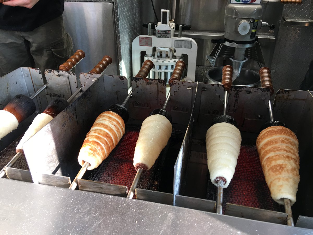 This year's CNE was a #foodie delight! lettucemeat.com/cne-2017/ #toronto <a href="/Tdotsnaansense/">Haines Jones</a> <a href="/BaconNationCA/">Bacon Nation Canada</a> @fidelgastros <a href="/DelightBiteFood/">Delight Bite</a>