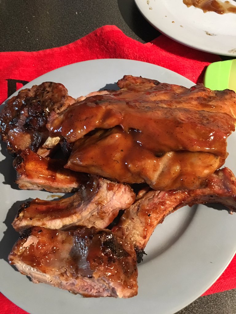 Crashbot59's tweet photo. @WeberGrills Best pork ribs ever. #NationalBabyBackRibsDay #WeberWeekend #webergrills https://t.co/SS4xgk7OlJ