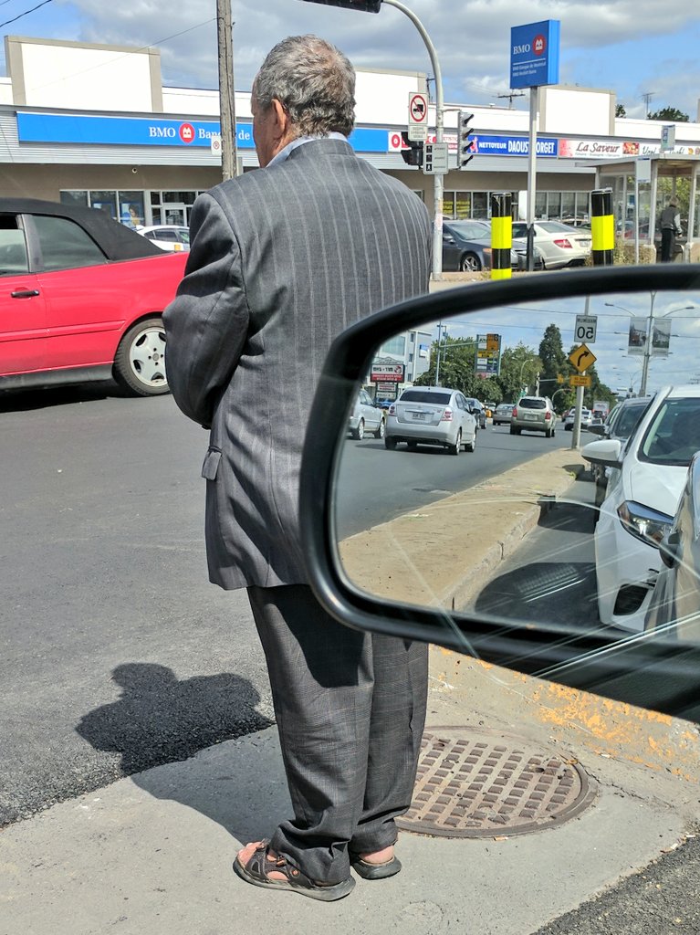 davolir's tweet photo. This guy seemed classy...#niceshoes #notsoclassy https://t.co/Lyh0y5PACR