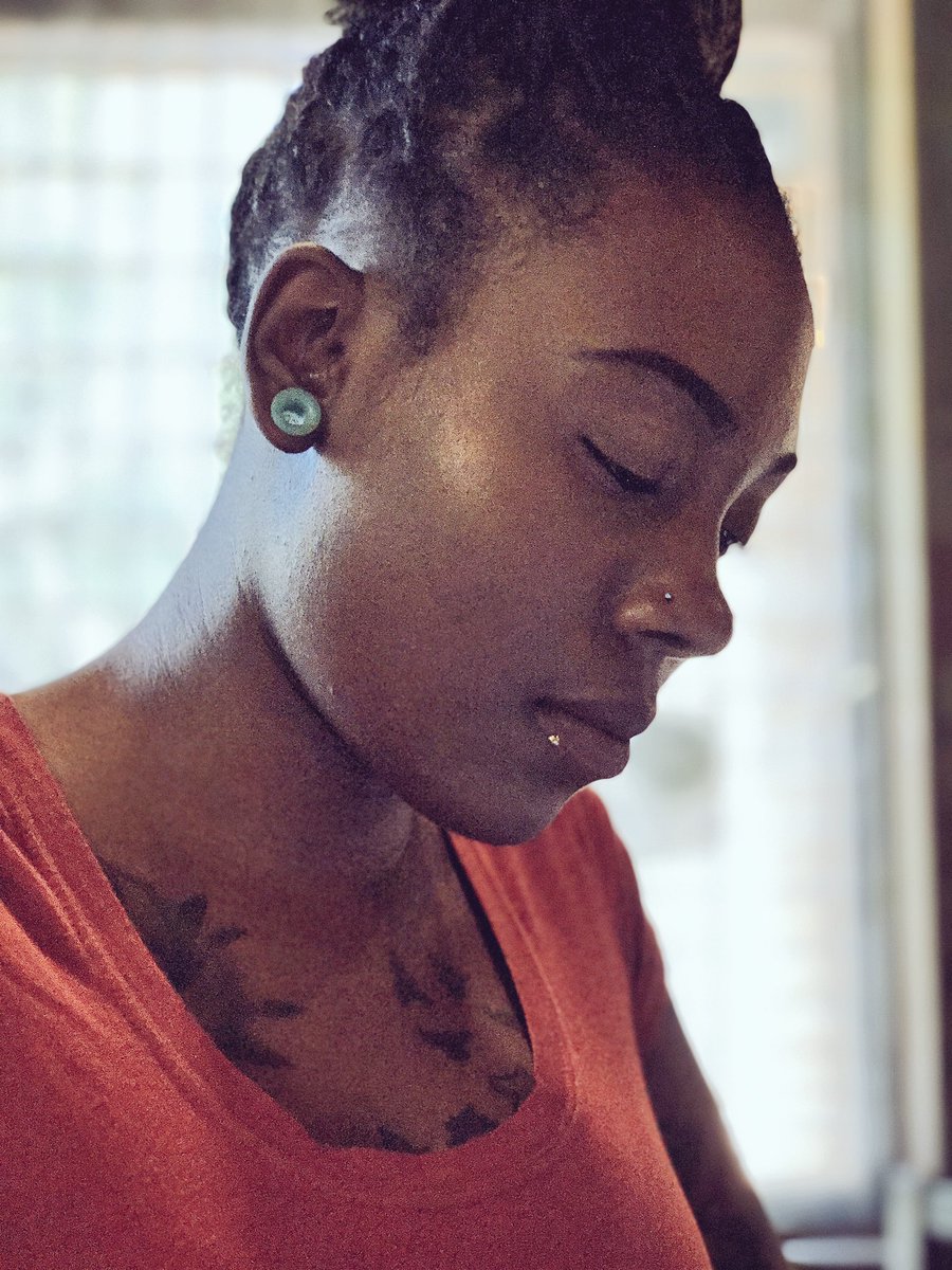REALonLenz's tweet photo. Flawless #MyPersonalStylist @XoticSutra 📸 #REALonLenz https://t.co/52W6VQamqt