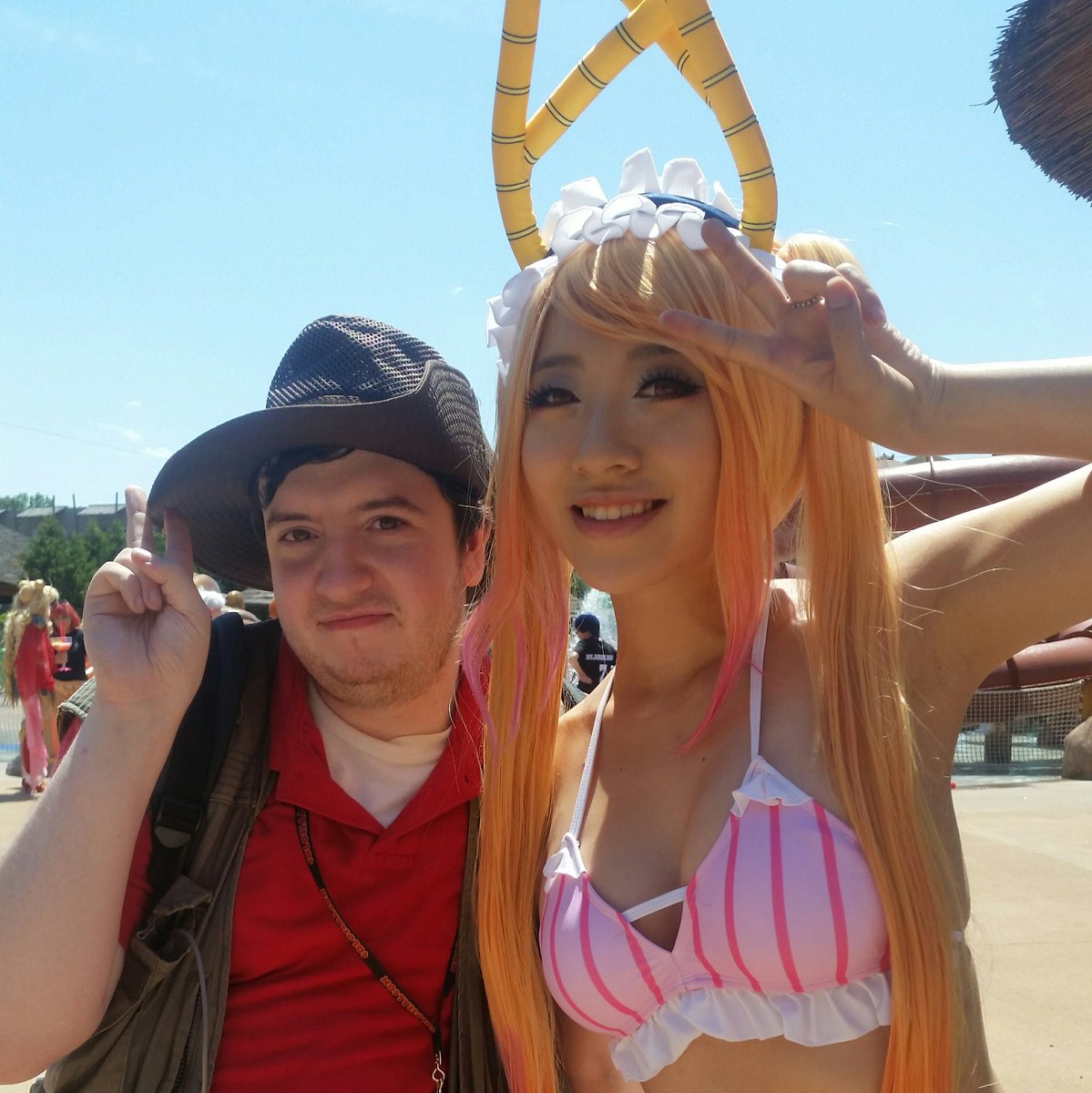 YigaRambutan's tweet photo. Changed my profile pic finally! This time it's me and @StellaChuuuuu at #ColossalCon16 ! Thank you again for taking a pic w/ me! https://t.co/EaXlcr0mbP