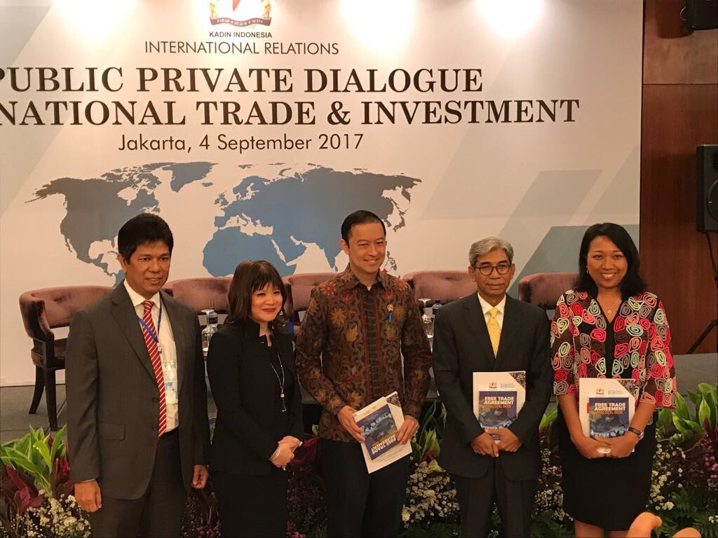 MadeMarthini's tweet image. Terima kasih &amp;amp; kudos KADIN 🇮🇩 ats peluncuran buku "Practical Guide Free Trade Agreement" hari ini. Sgt bermanfaat 4 Delri👍🏻#TradeNegotiation