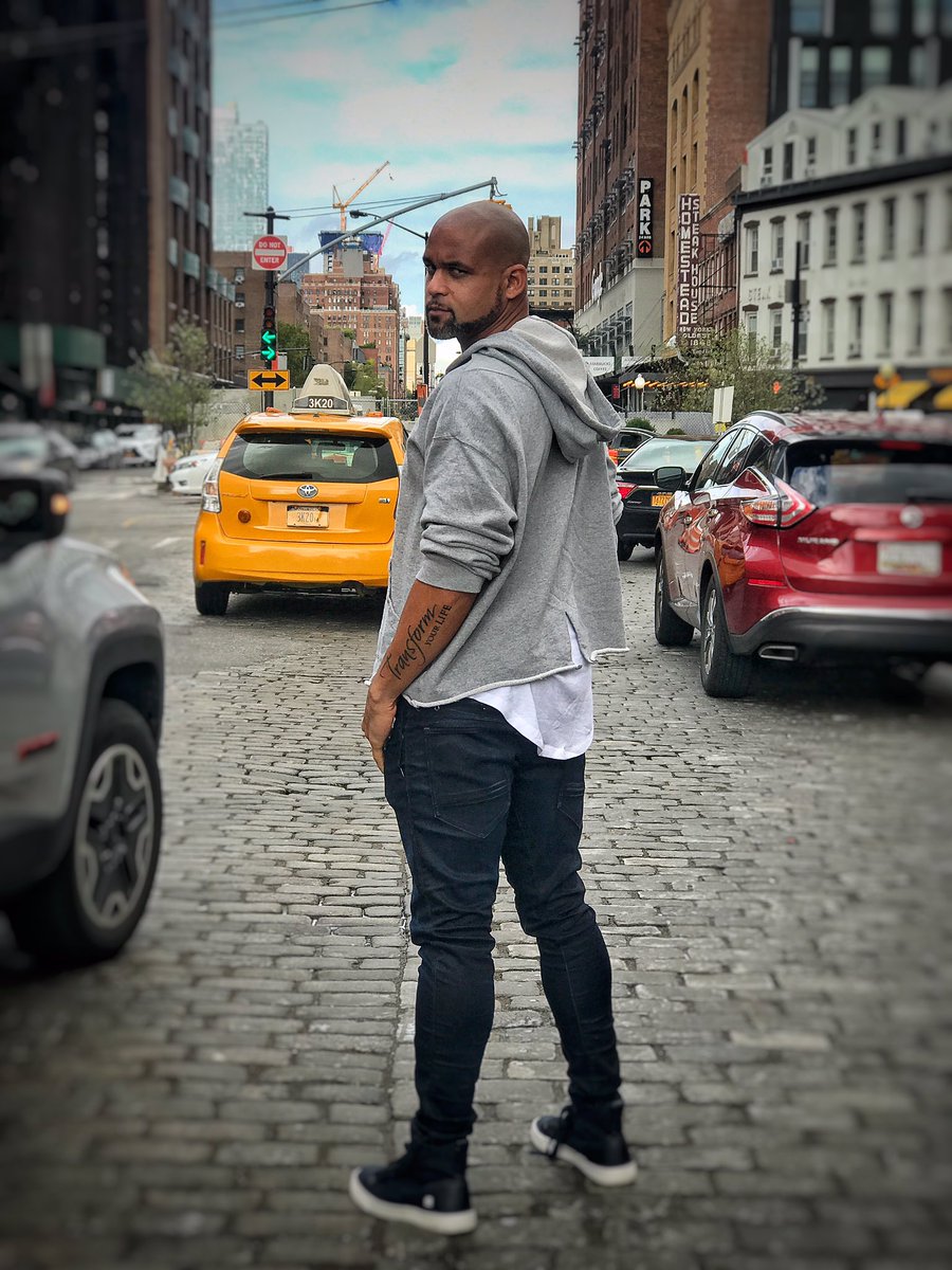 ShaunT's tweet photo. Stand Strong &amp; walk alone b/c u ain't supposed to ride with everybody. Wheels might get u there faster but ur own 2 feet gives you strength! https://t.co/i7jImilzTv