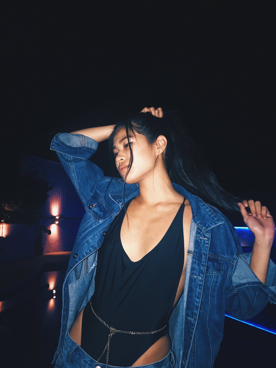 biticonjustine tweet picture