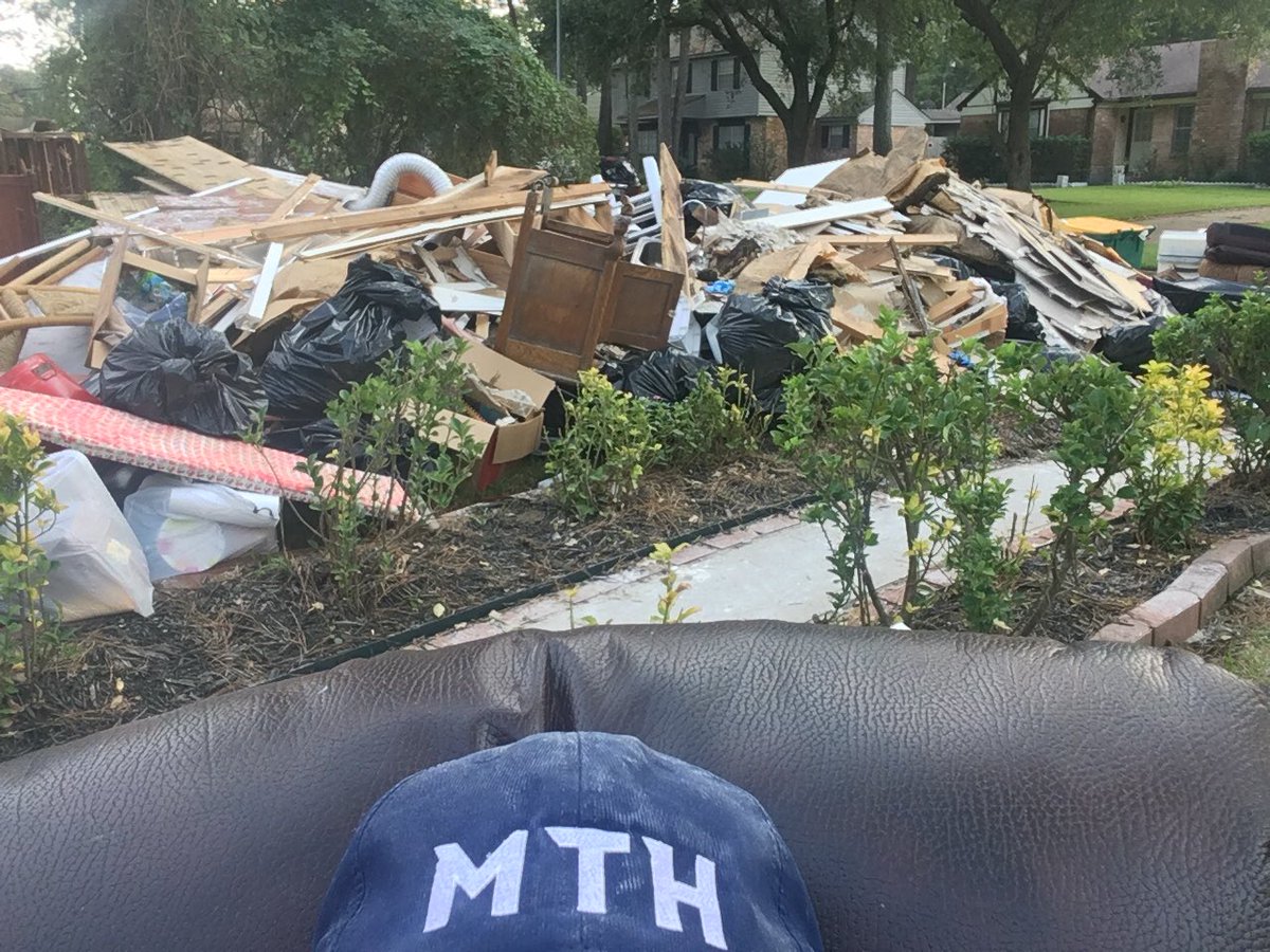 Thank you <a href="/MBHSFootball/">MBHS Bronco Football</a> for helping out our family today! My heart is full and I am blessed to work with amazing Broncos everyday! ❤💙🐴❤💙