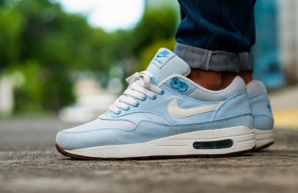 enzau01's tweet photo. Nike Air Max 1 Pinstripe (2009) https://t.co/WKpkdV9Cwu