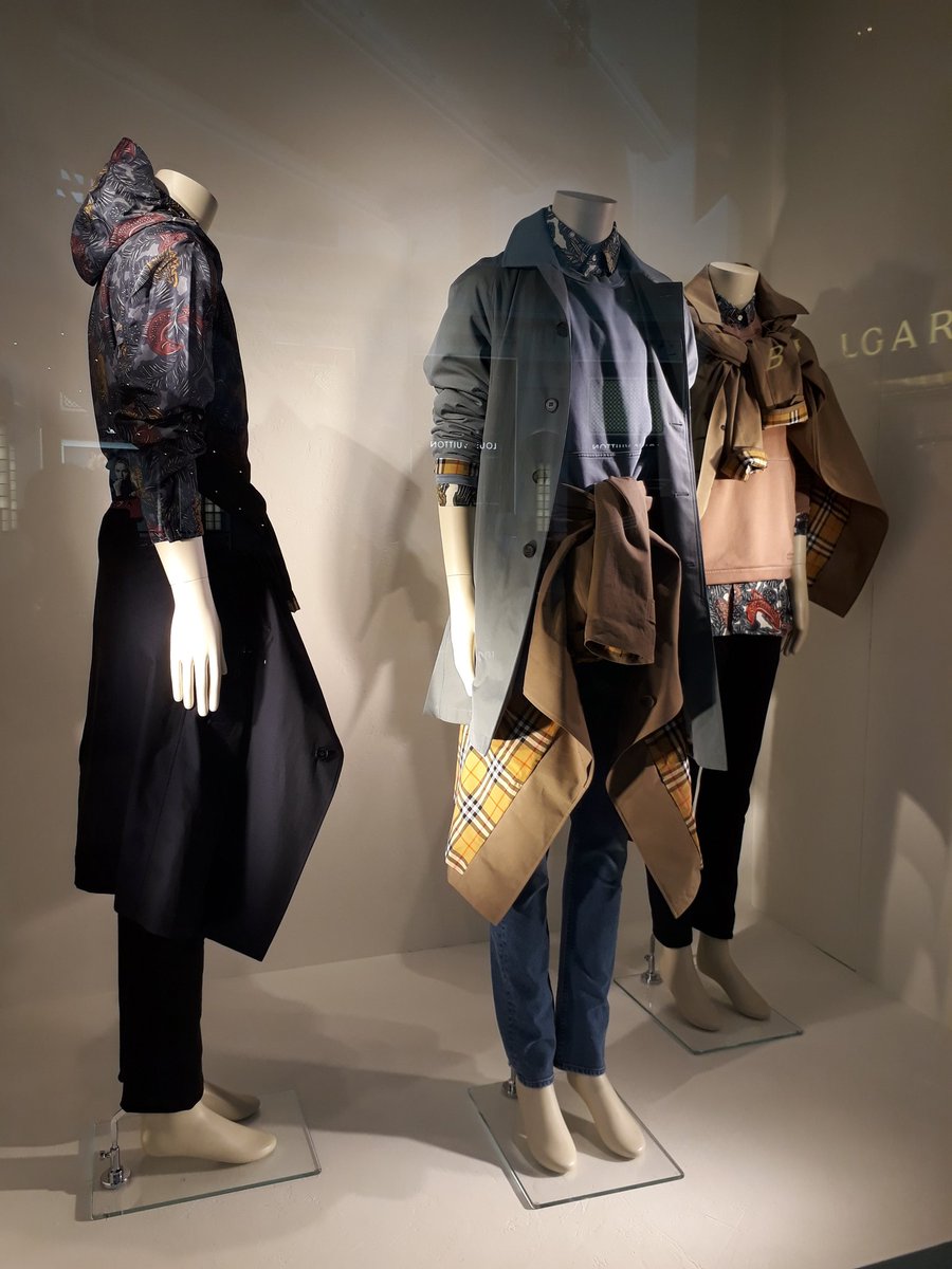 alexalarcon77's tweet photo. @Burberry #greatwindows #AMAZING #stylist #justperfect #bravo https://t.co/wMc6mLTw39