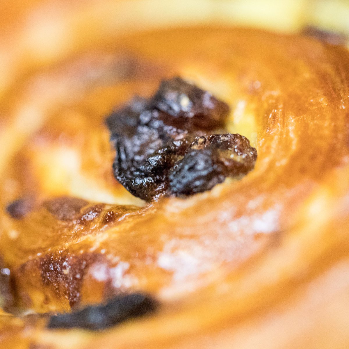 LittleFreshUK's tweet photo. We got something tasty baking for you this Morning, so grab a coffee and a pastry in store to help you rise and shine! #happymonday https://t.co/Hhvyvk3yc2