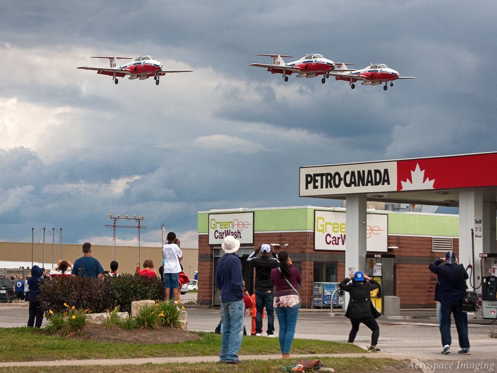 Always drawing a crowd. The <a href="/CFSnowbirds/">CF Snowbirds</a> over Airport Rd recovering to <a href="/TorontoPearson/">Toronto Pearson</a> following the Sunday show <a href="/CIASToronto/">CIAS</a>.