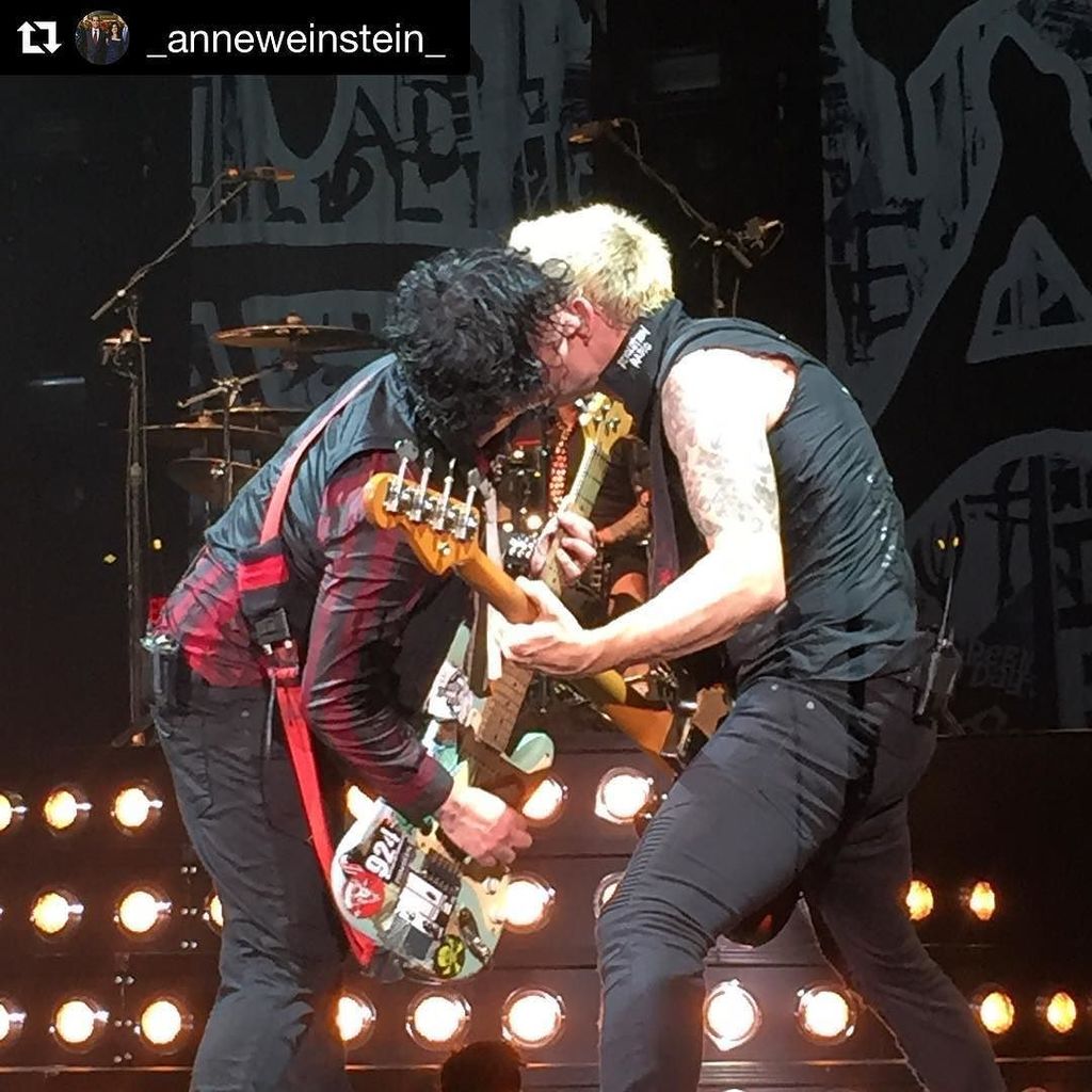 #revradtour tonight in West Palm Beach, FL.  Photo credit: @_anneweinstein_ instagram.com/p/BYmsBQ9AhxQ/