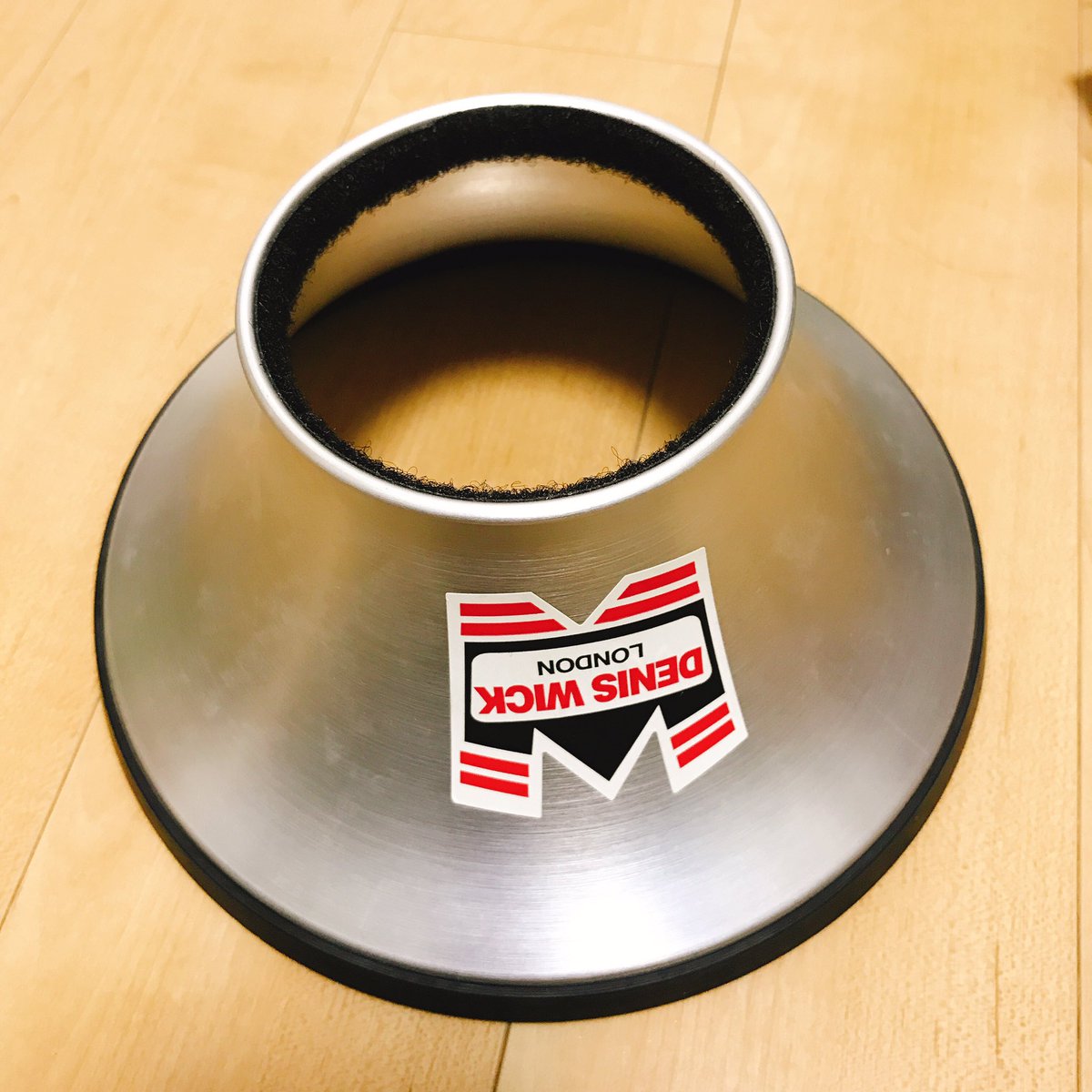 wadamitsu's tweet photo. もう出かける時間なのに、これの中身が見つからない。
#trombone #cupmute #straightmute #denniswick https://t.co/94WmGvxDs4