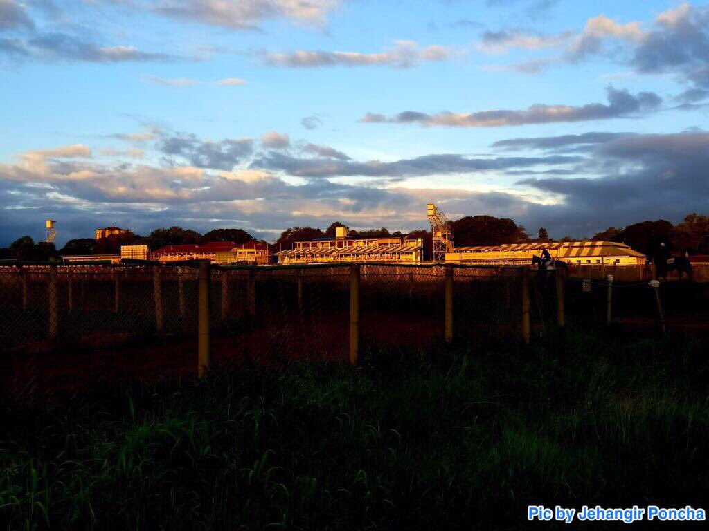 rwitcmumbai's tweet photo. Pune racecourse (where many dreams are made or broken!) in the early morning light. Thanks @BloodstockWorld for sending this in #MagicalPune https://t.co/EbBu2rHegx
